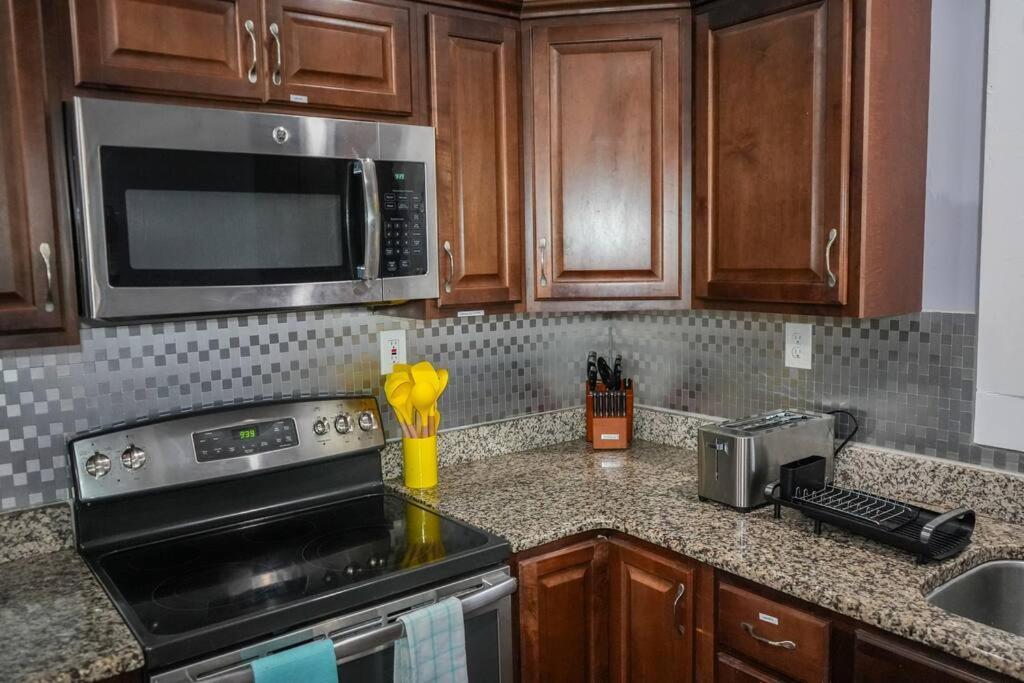 Historic Coastal Haven- Pet Friendly Fast Wi-Fi Norfolk Exterior foto